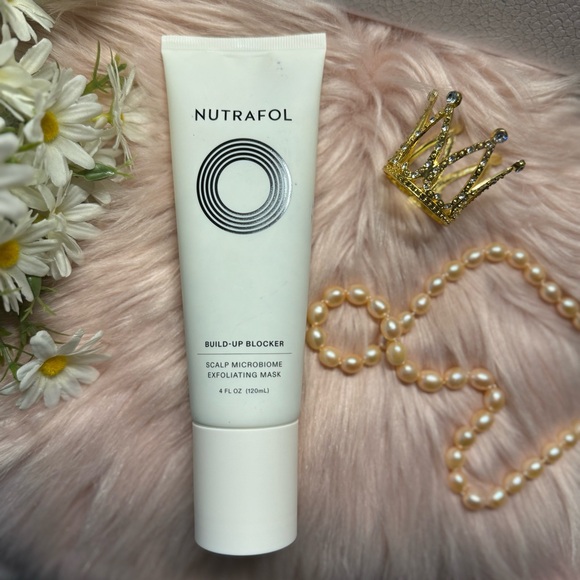 NEW NUTRAFOL
BUILD-UP BLOCKER
SCALP MICROBIOME
EXFOLIATING MASK
4 FL OZ (120mL) - Picture 1 of 6